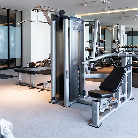 Oakwood Suites Yokohama 요코하마 외부 사진 A gym