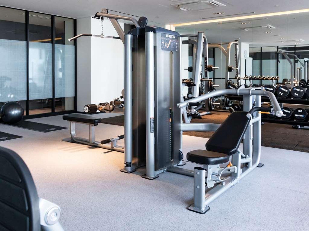 Oakwood Suites Yokohama 요코하마 시설 사진 A gym